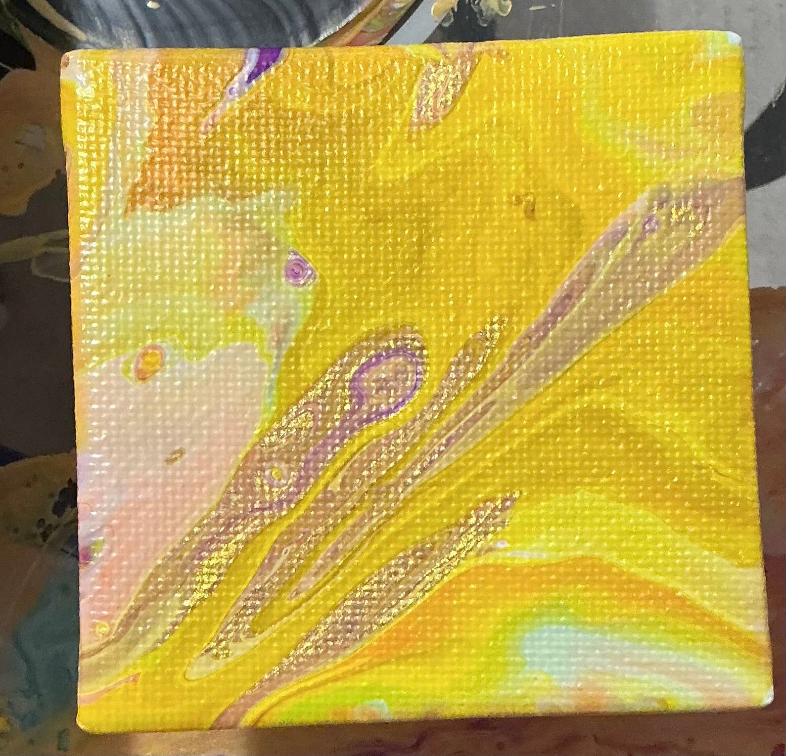 Cute pour painting!! 🖼️