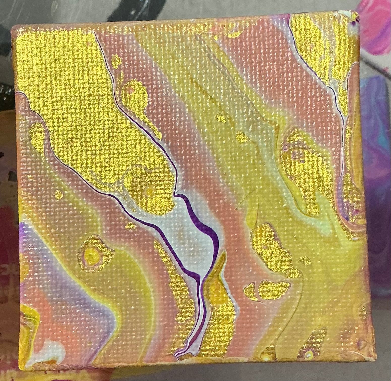 Cute pour painting!! 🖼️