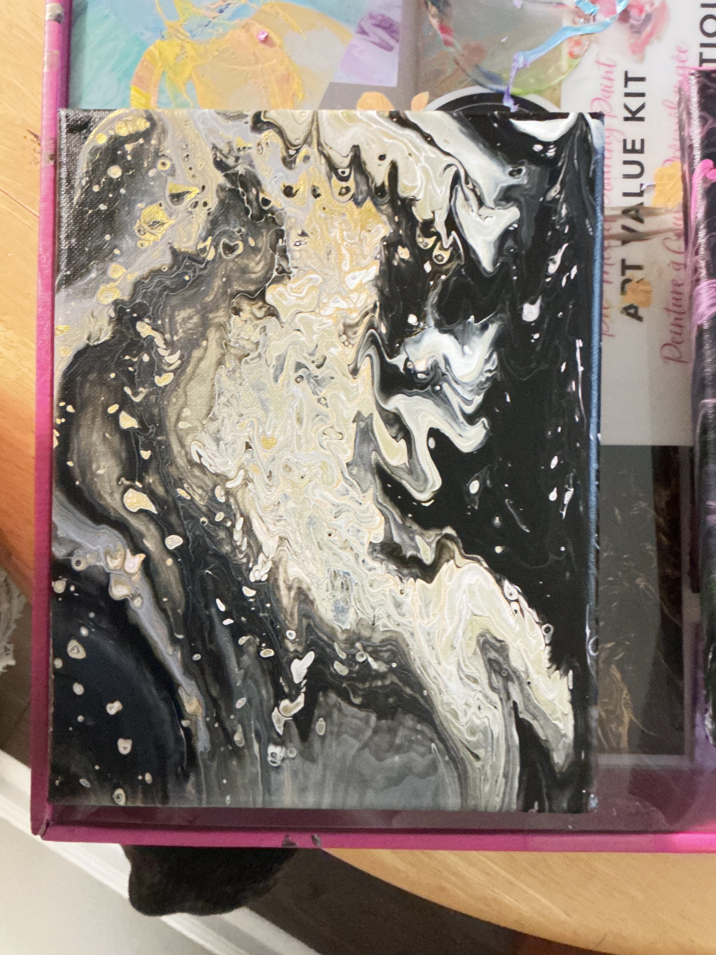 Cute pour painting!!🖼️